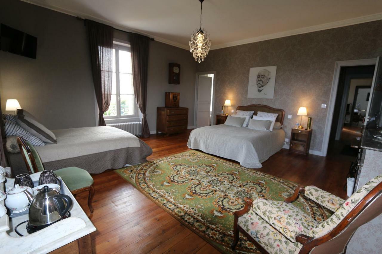 Le Petit Chateau Des Cedres Mouchamps Esterno foto